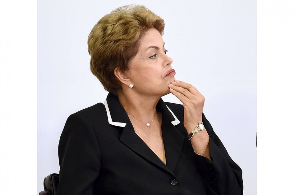 Dilma Rousseff durante el lanzamiento de un programa de gobierno el 24 de junio. / AFP