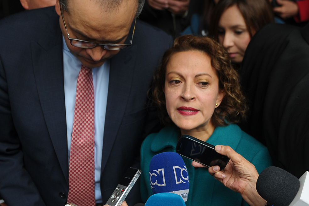 Jineth Bedoya cuestiona al general (r) Leonardo Gallego por los crímenes de los que fue víctima