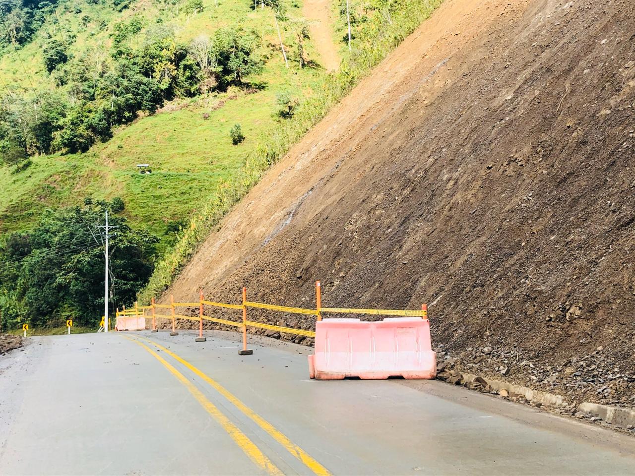 Cierres nocturnos en la vía Calarcá – Cajamarca hasta junio por trabajos de reforzamiento de taludes