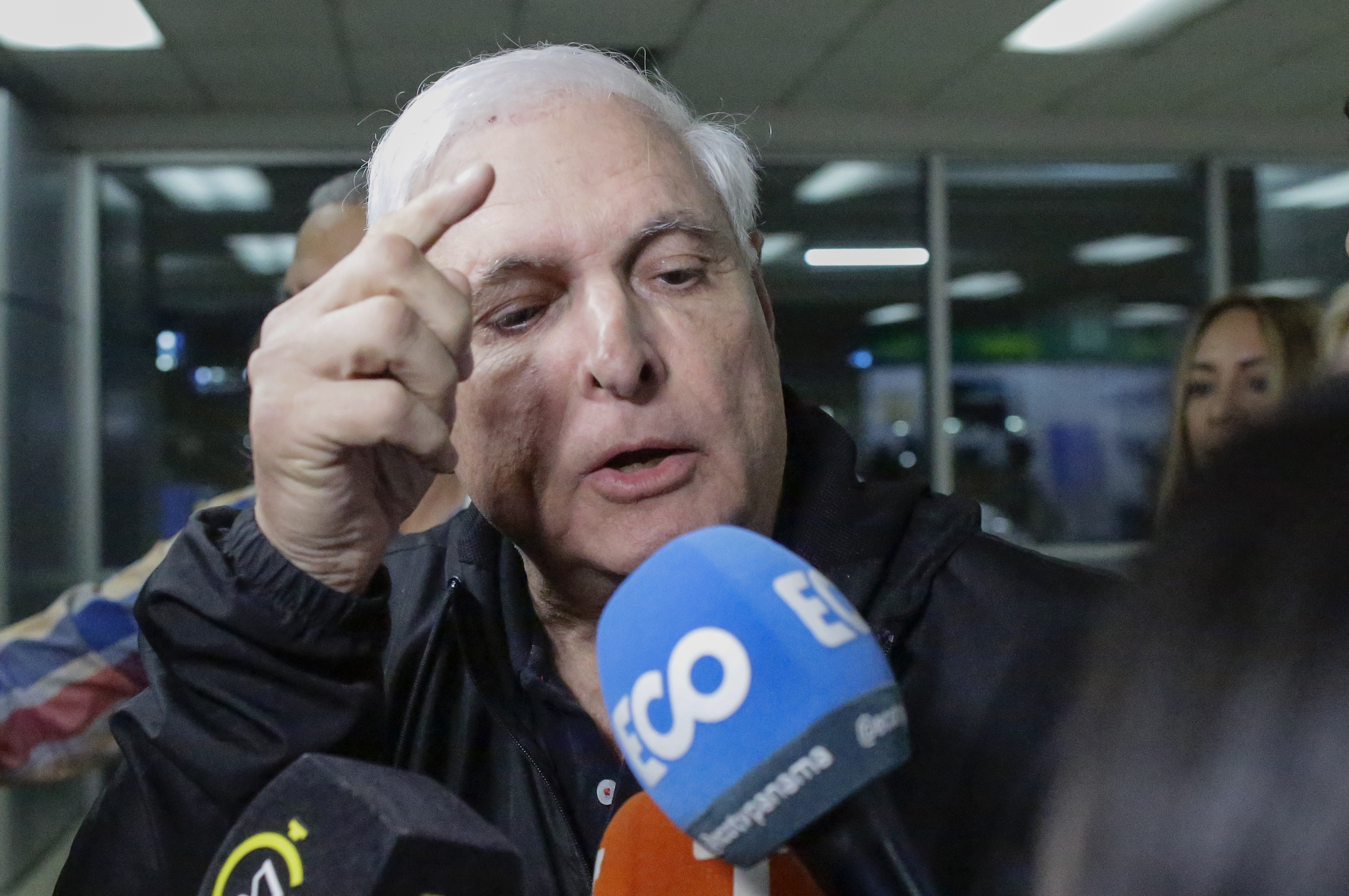 Martinelli sigue en Panamá y extienden salvoconducto para que deje el país