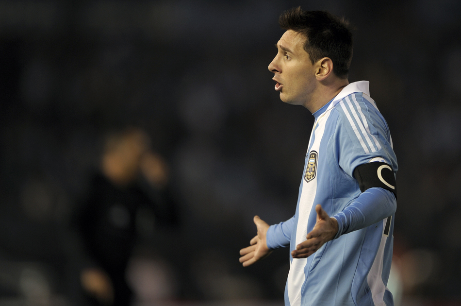 Lionel Messi en duda para el partido contra Ecuador