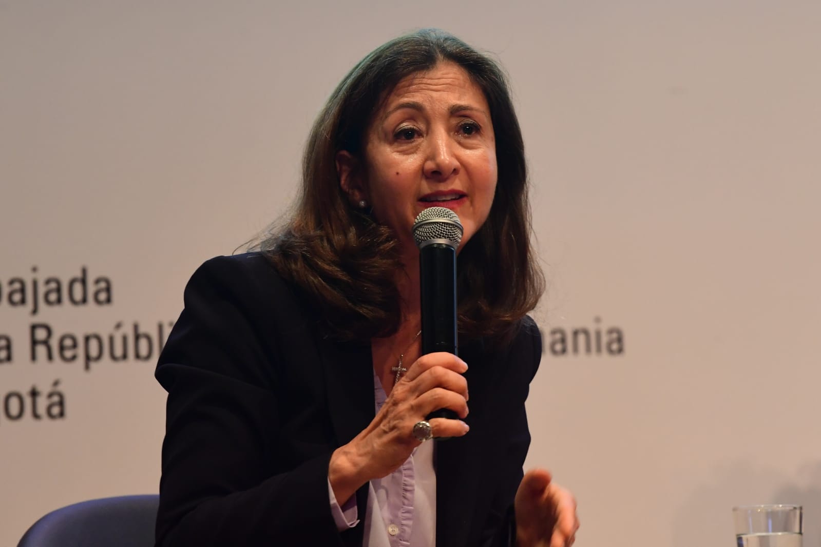 I. Betancourt reitera su idea de una candidatura única de centro en primera vuelta