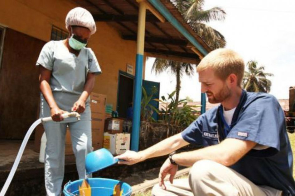 Infectado con ébola supera la enfermedad tras recibir tratamiento experimental