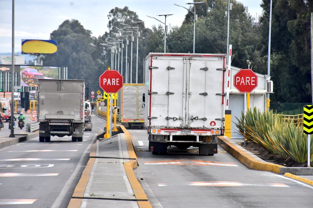 Restricciones para vehículos de carga en octubre: conozca los horarios y vías