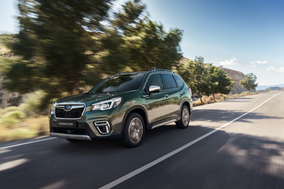 Subaru presentó las XV y Forester híbridas