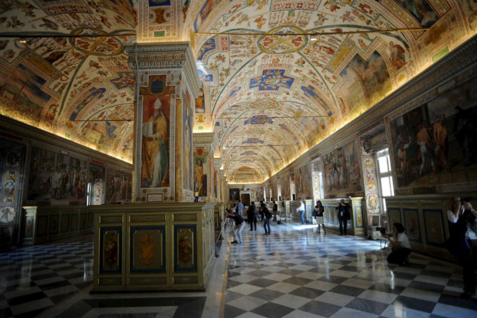 Papa nombra a una mujer para dirigir los museos del Vaticano