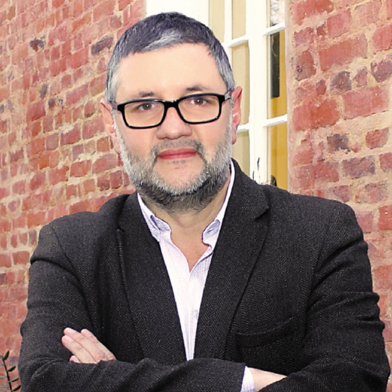 Federico Díaz Granados es escritor.