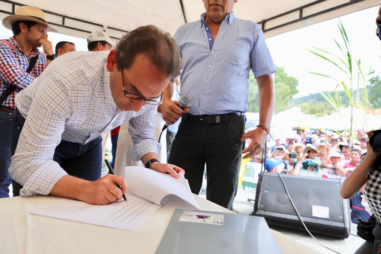 Gobierno prometió $1.000 millones para promover consumo de panela y frenó paro