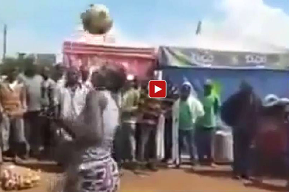 Video de mujer futbolista en Tanzania es sensación en internet