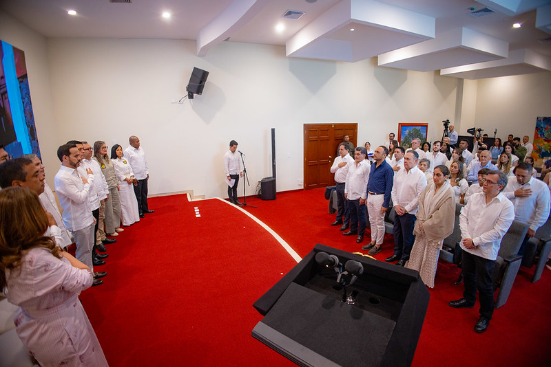 “Nadie puede poner en riesgo el derecho a elegir”: De la Espriella tras posesión de CNE