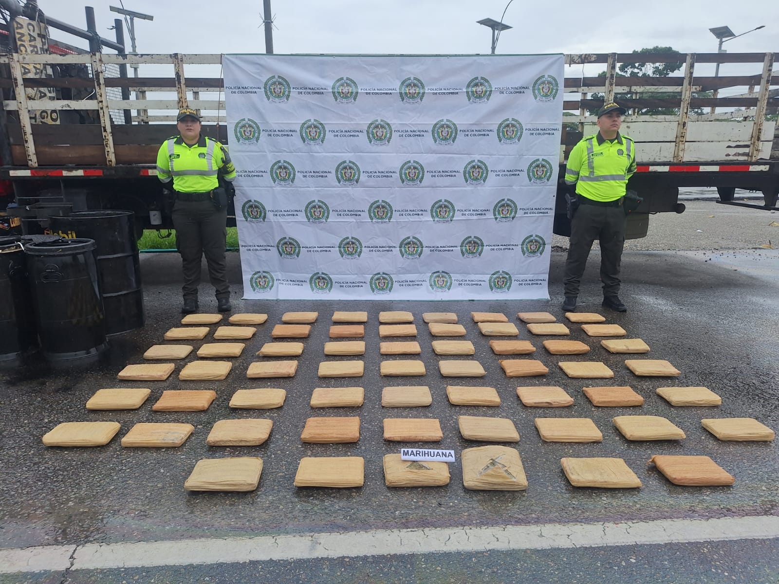 Incautan más de 60 kilos de marihuana en operativo de control en Meta