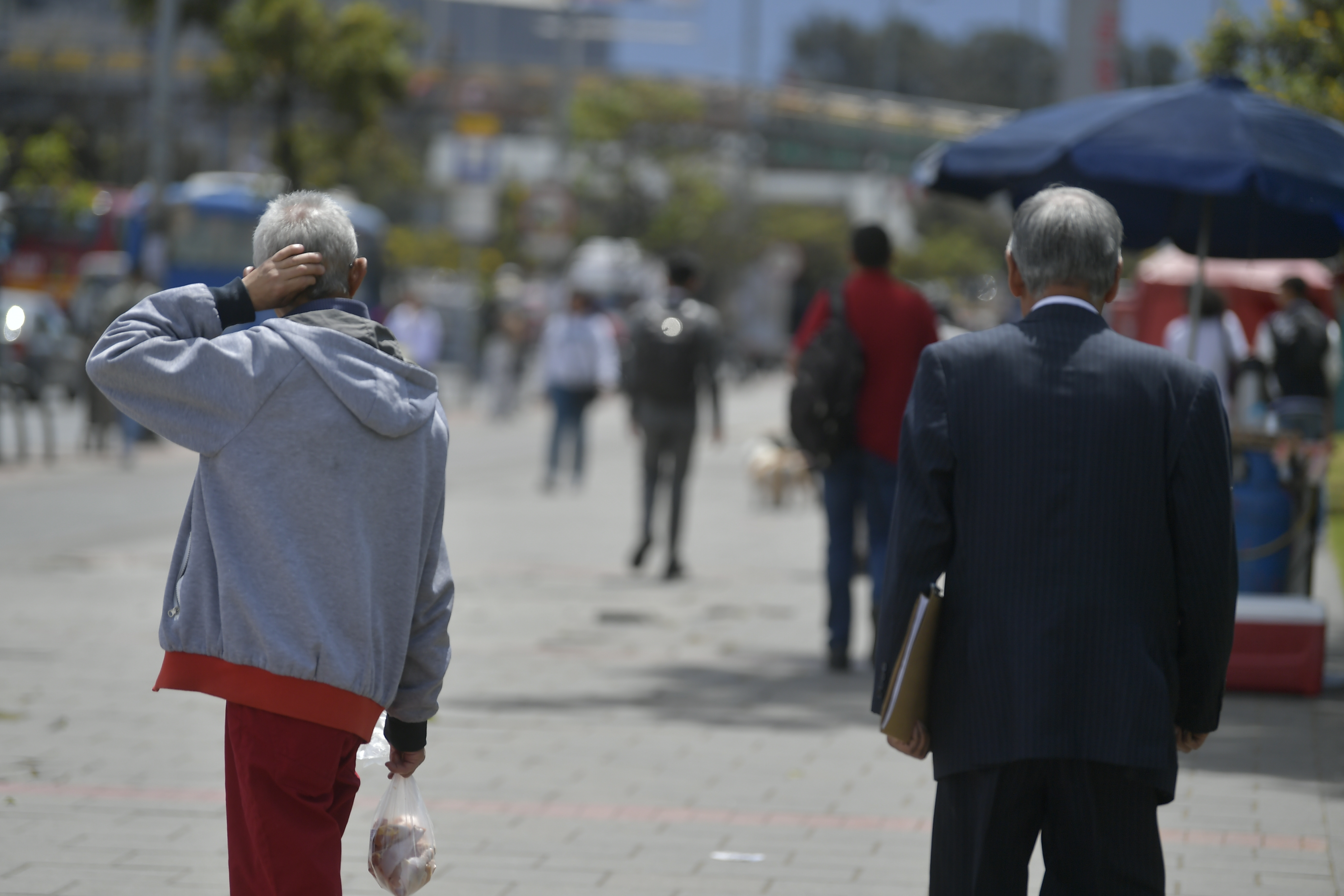 Más experiencia, pero menos empleo: el talento adulto que Bogotá no puede seguir ignorando