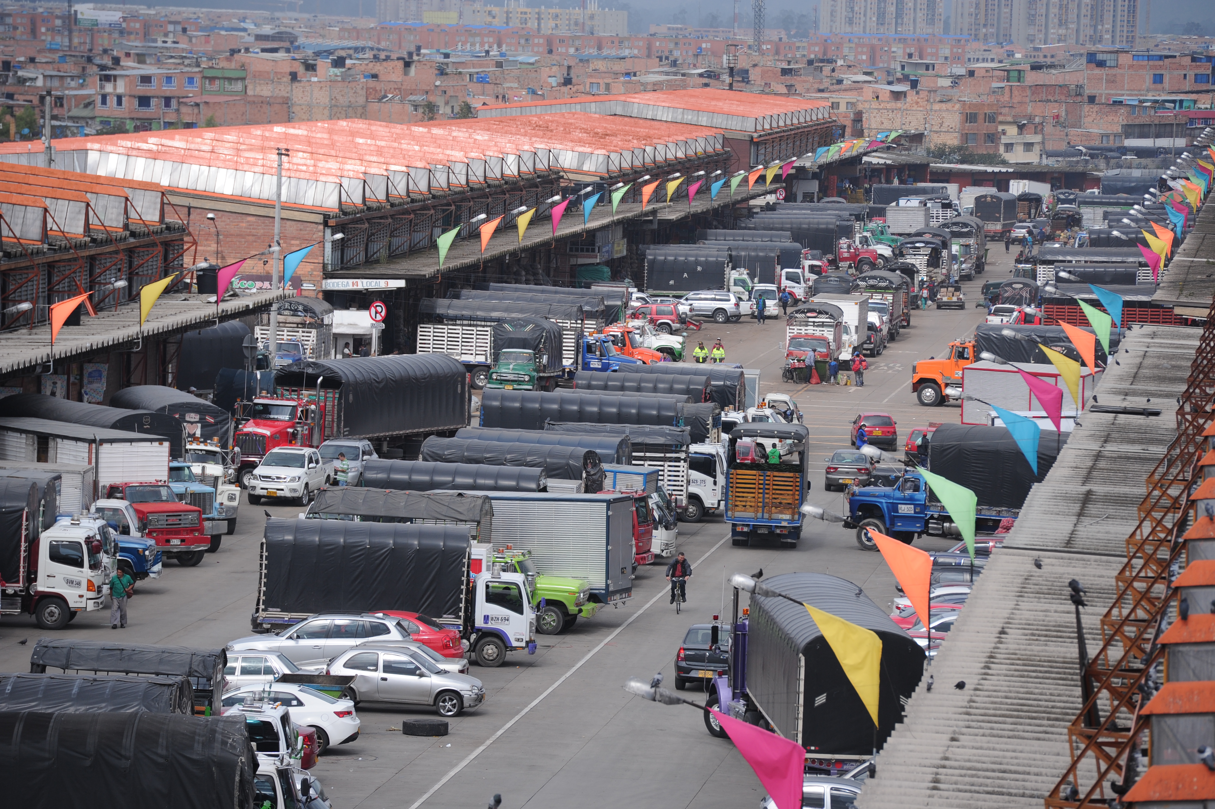 Conozca el reporte oficial del abastecimiento de alimentos y combustible en Colombia