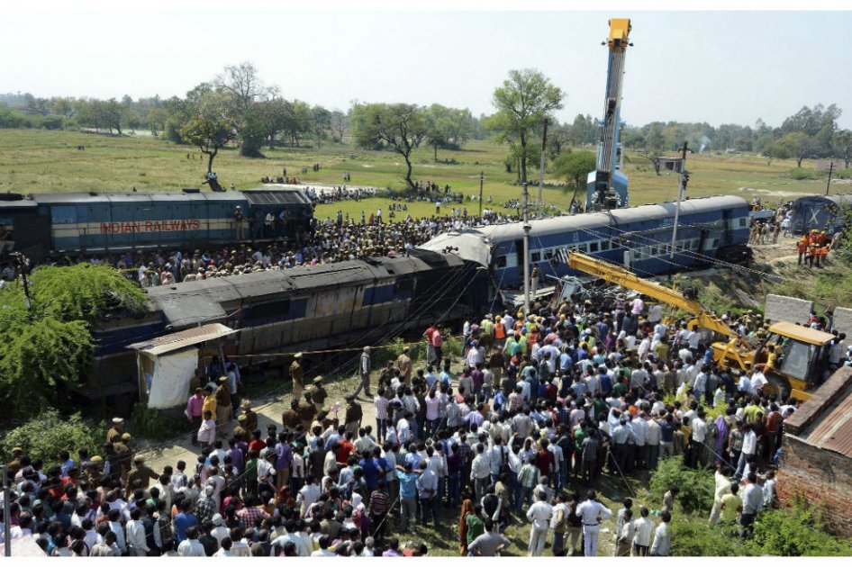 Alrededor de 20 muertos y 100 heridos deja accidente de tren en India