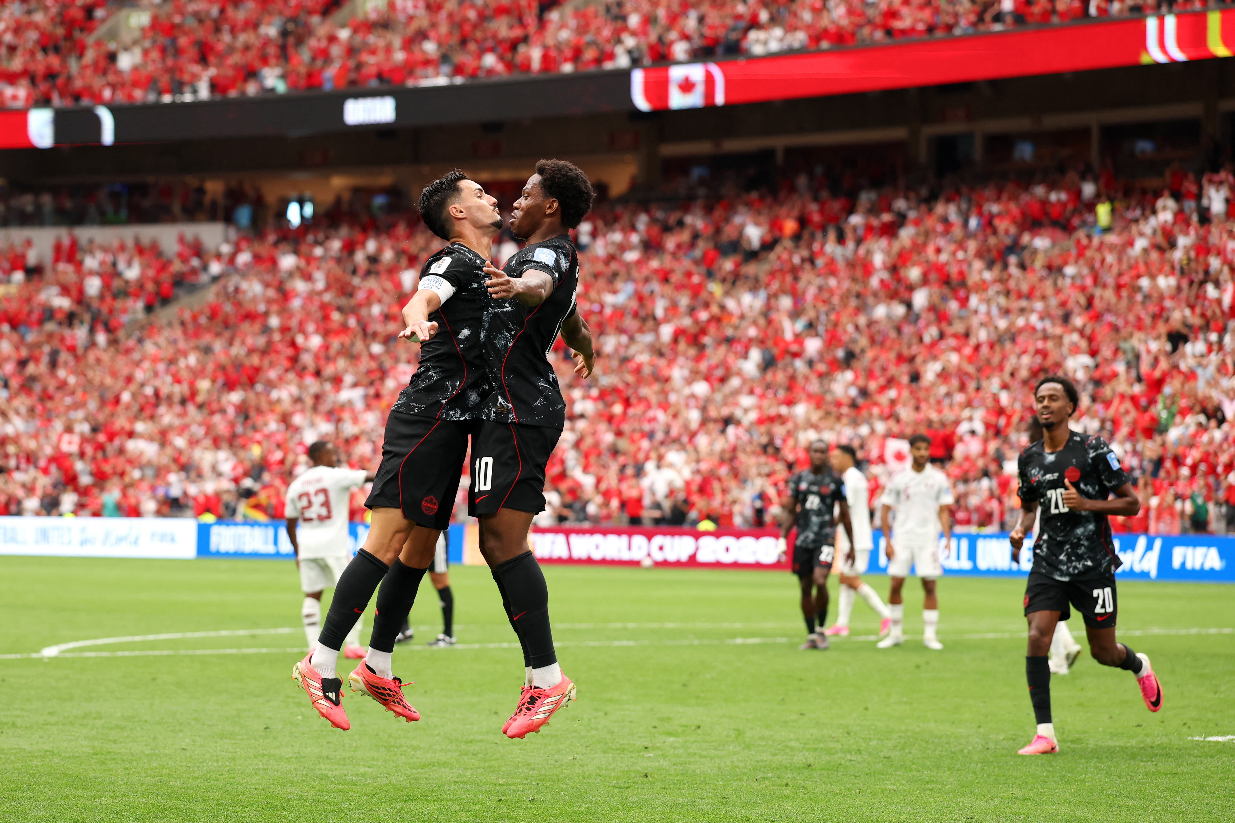 Canadá hizo historia: goleó 6-0 a Catar y consiguió su primera victoria en un Mundial