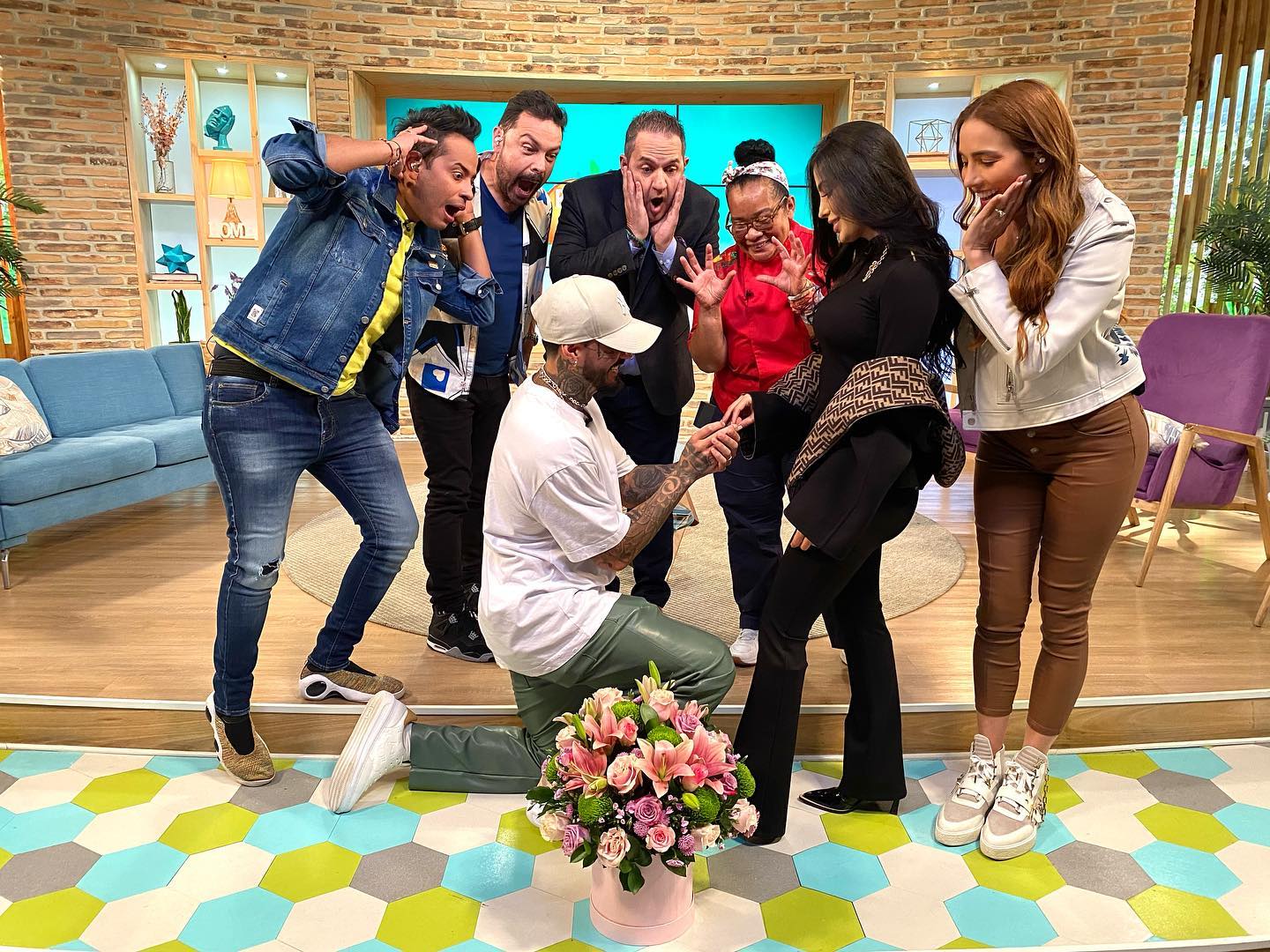 Mateo Carvajal le pidió matrimonio a su novia en vivo en “Buen día, Colombia”