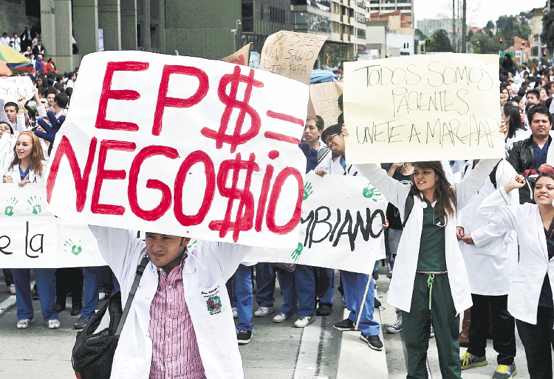 Médicos residentes exigen que les paguen