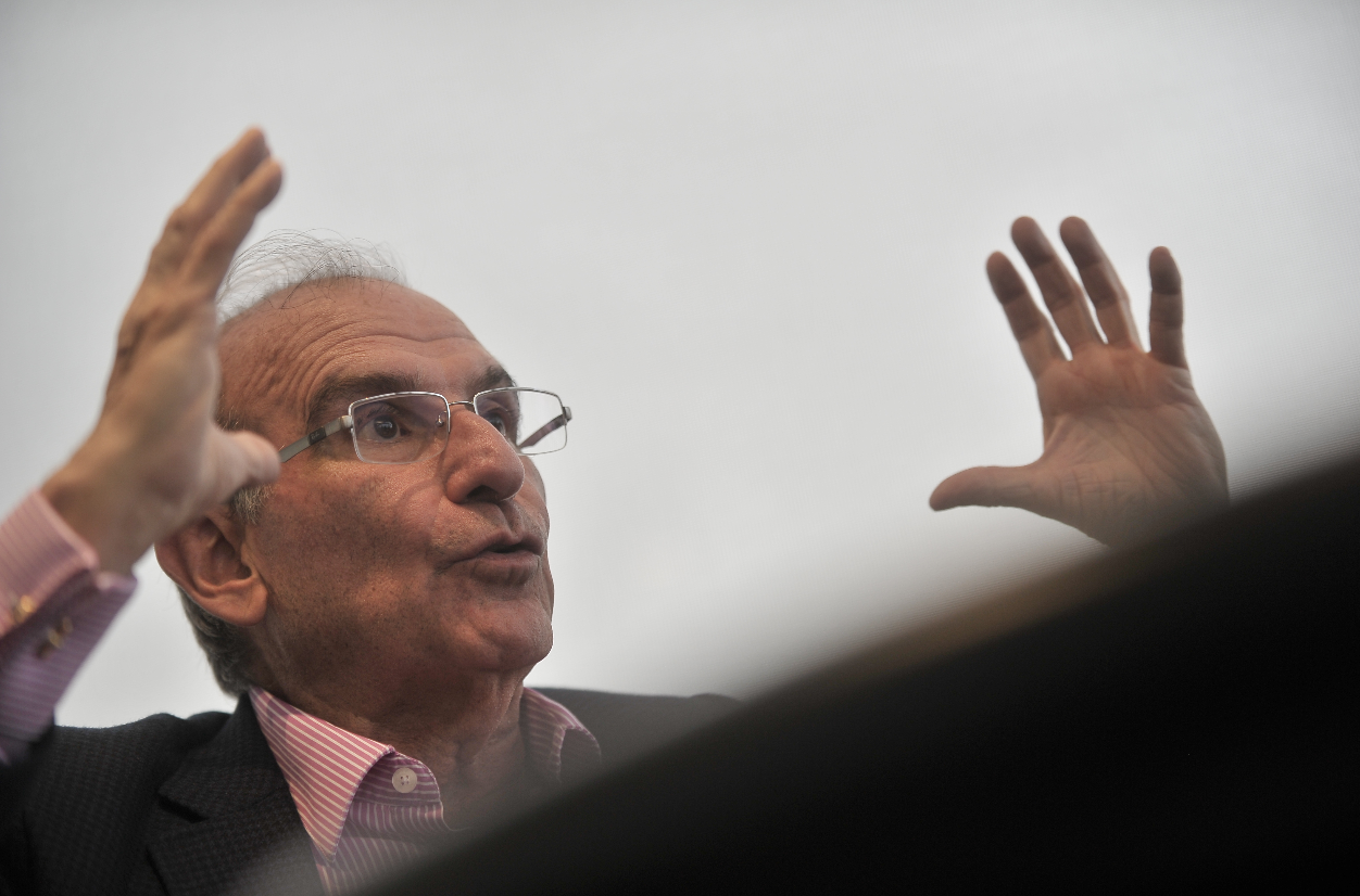 De la Calle lanza, desde Soacha, su propuesta para combatir la pobreza