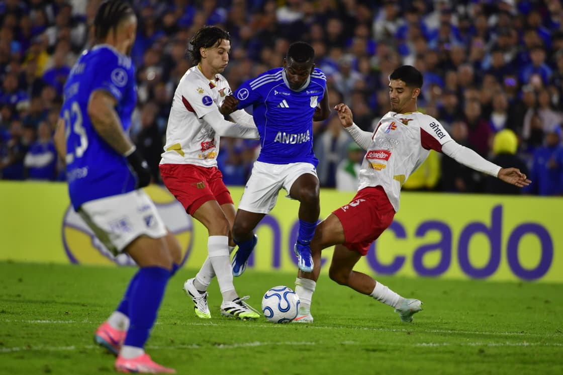 Carlos Darwin Quintero luego de ingresar al partido por David Mackalister Silva contra Boston River en Bogotá por la segunda fecha de la Copa Sudamericana.