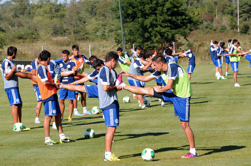 Paraguay tratará de salir de cuidados intensivos ante Chile