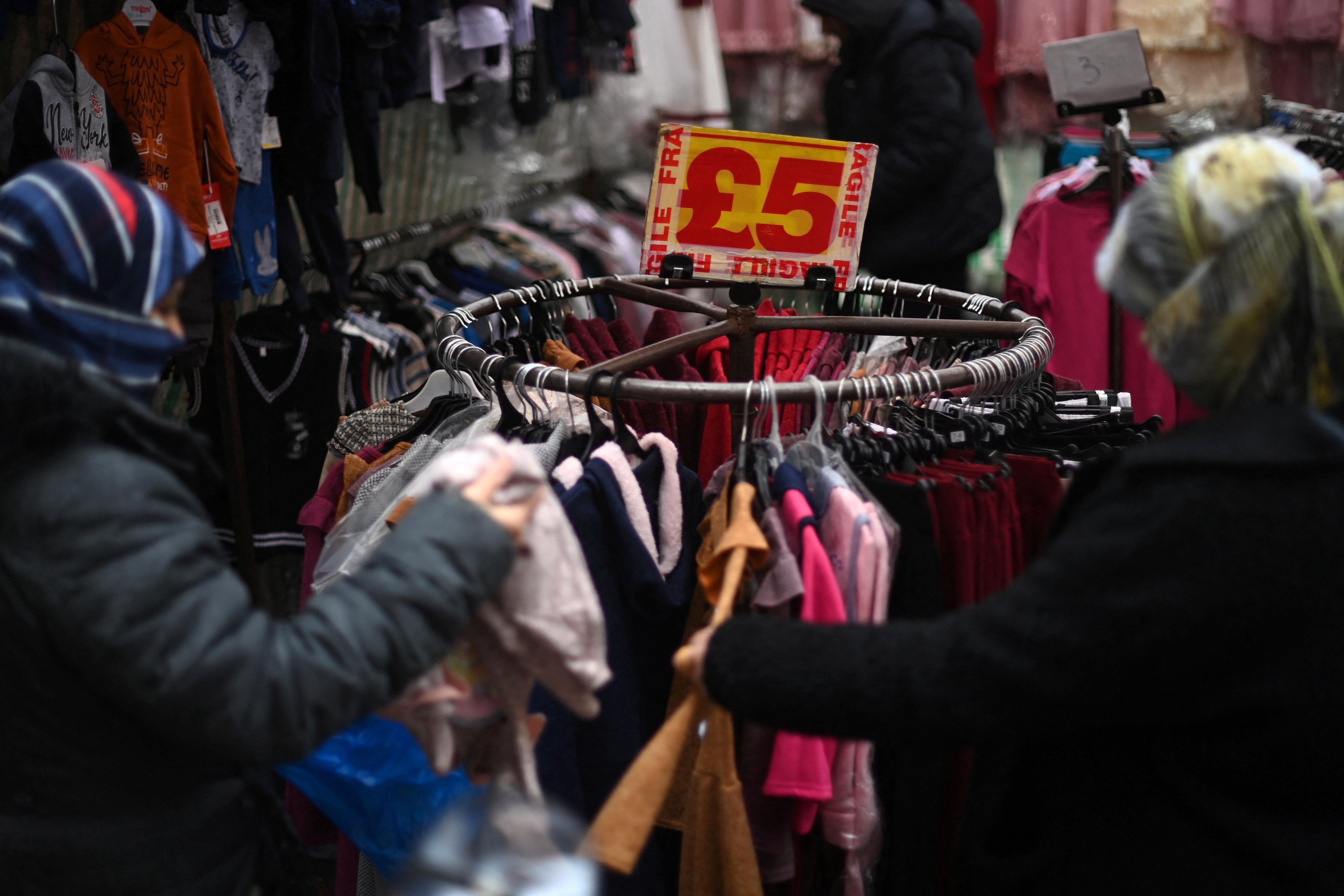Inflación en Reino Unido sube al 9,1 %, su nivel más alto en 40 años