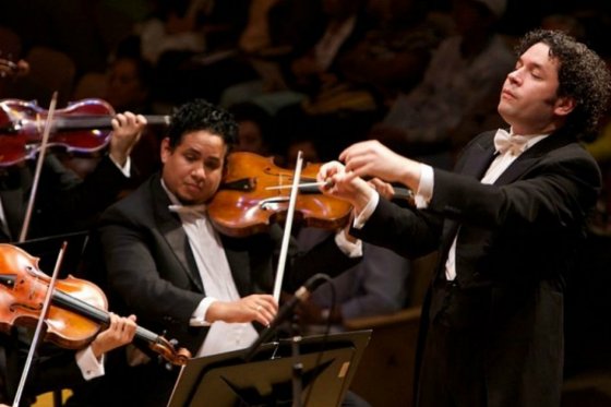Gustavo Dudamel (derecha). /Foto: Secretaría de Cultura, Recreación y Deporte