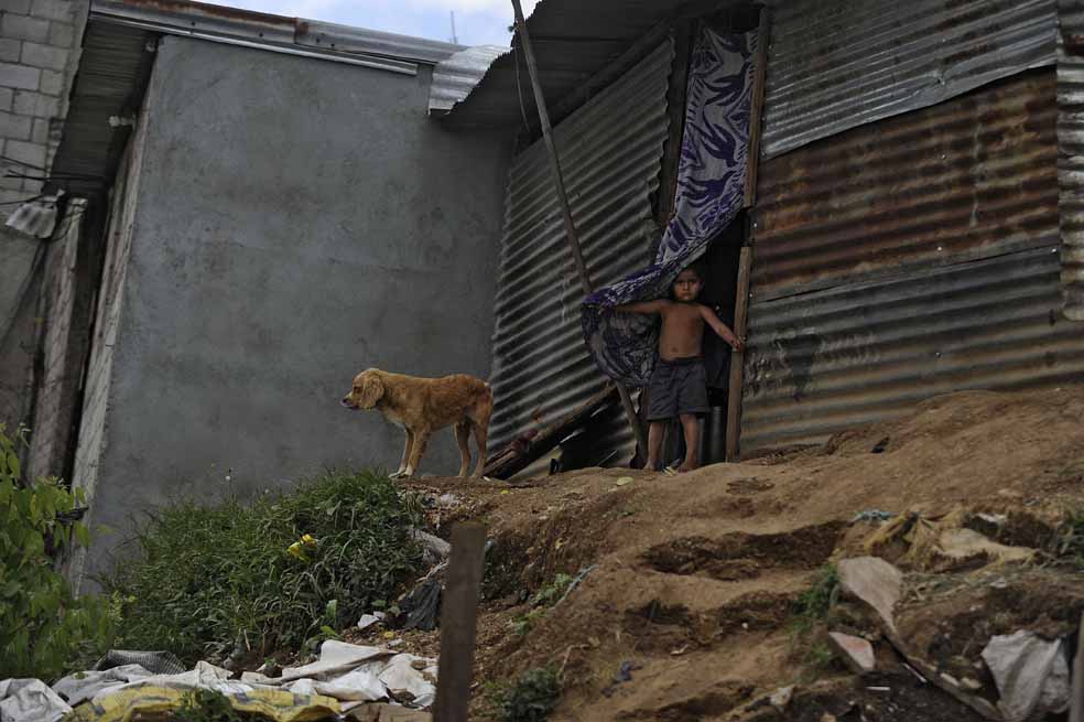 América Latina reduce pobreza extrema a la mitad