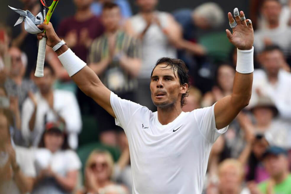 Nadal celebra tras superar este jueves una nueva ronda de Wimbledon. / EFE
