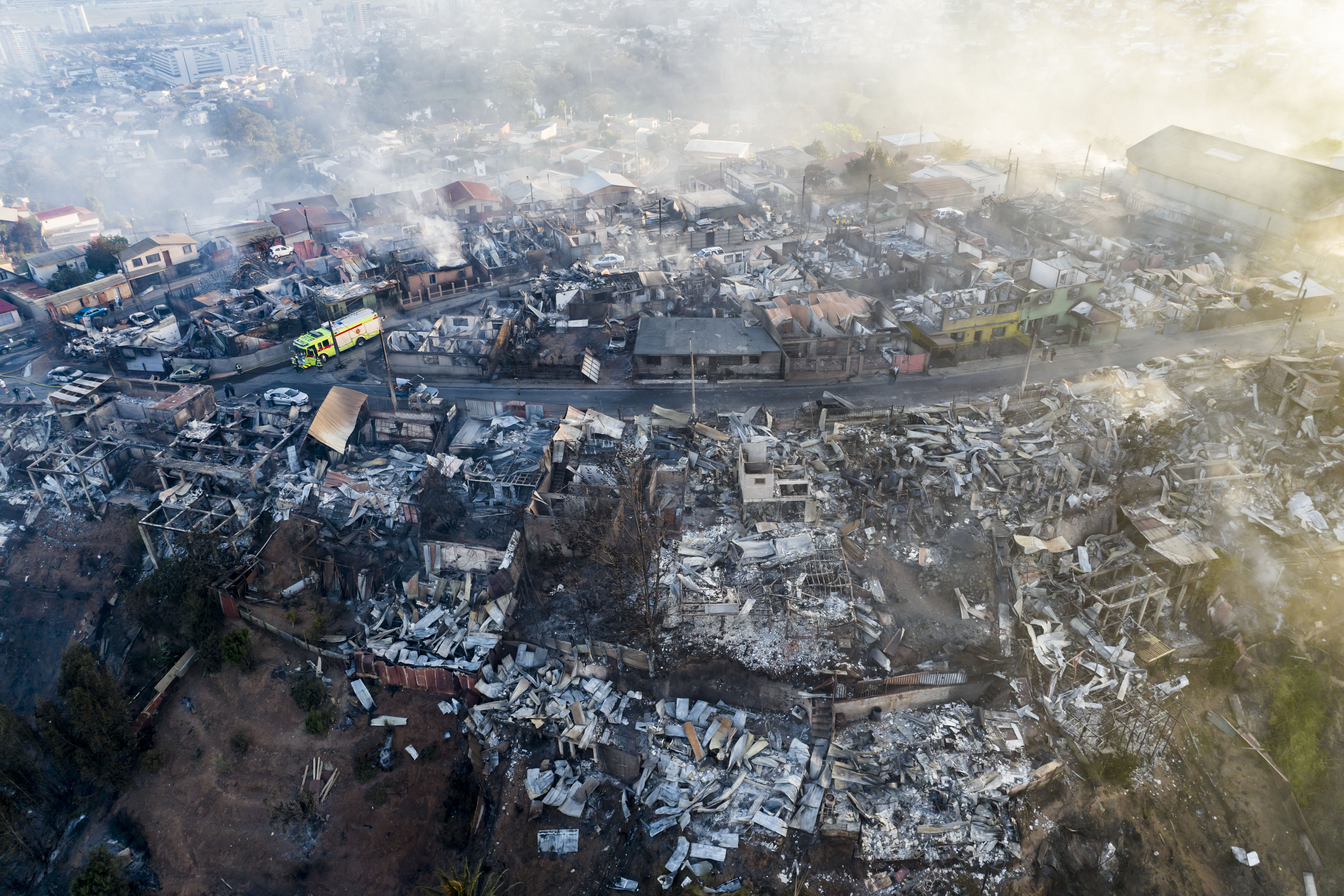 Detienen a bombero acusado de provocar incendio que causó 137 muertes en Chile