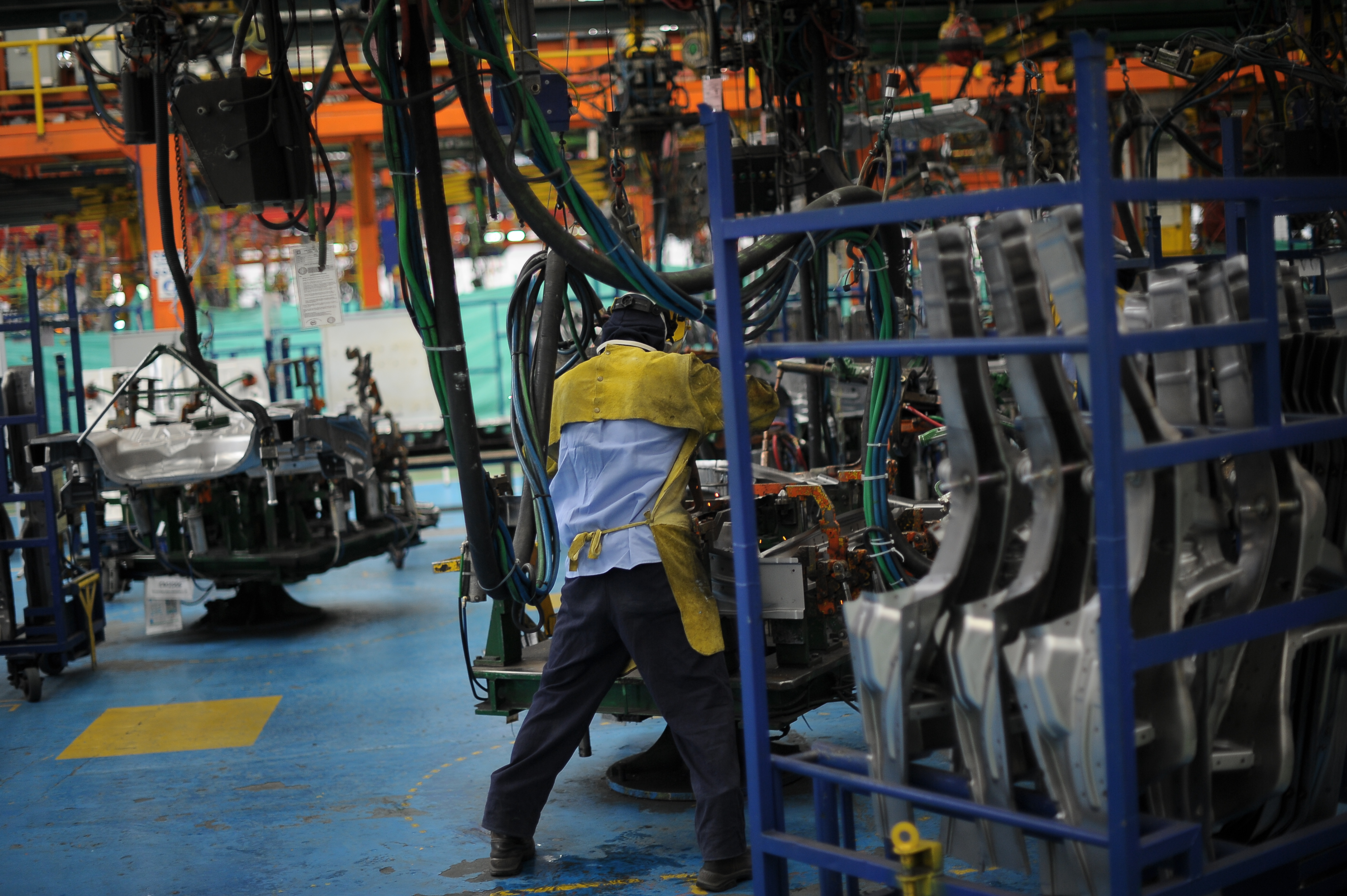 Famosa marca de autos deberá pagar multa por discriminación y acoso a trabajadores
