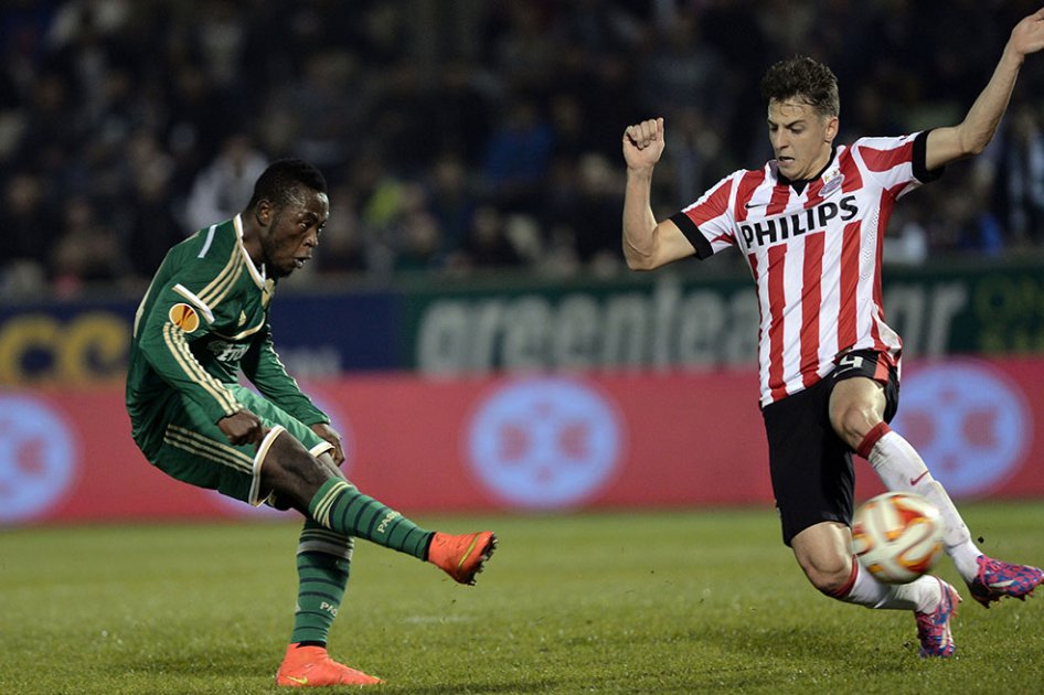 PSV y Besiktas ganaron con Pedro Franco y Santiago Arias los 90 minutos