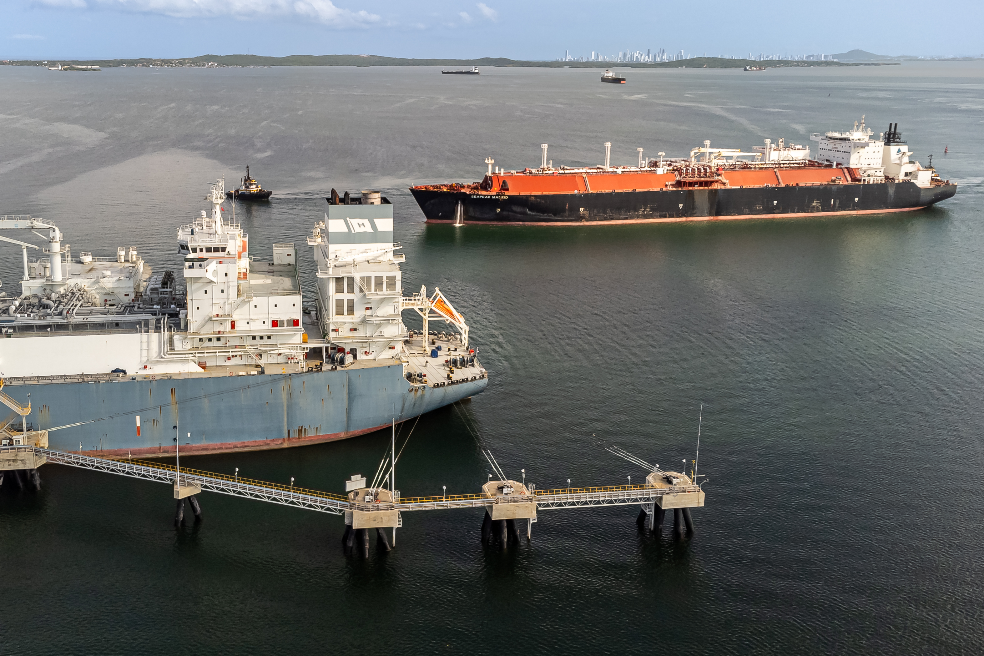 ¿Cómo puede el gas importado respaldar el sector eléctrico colombiano?