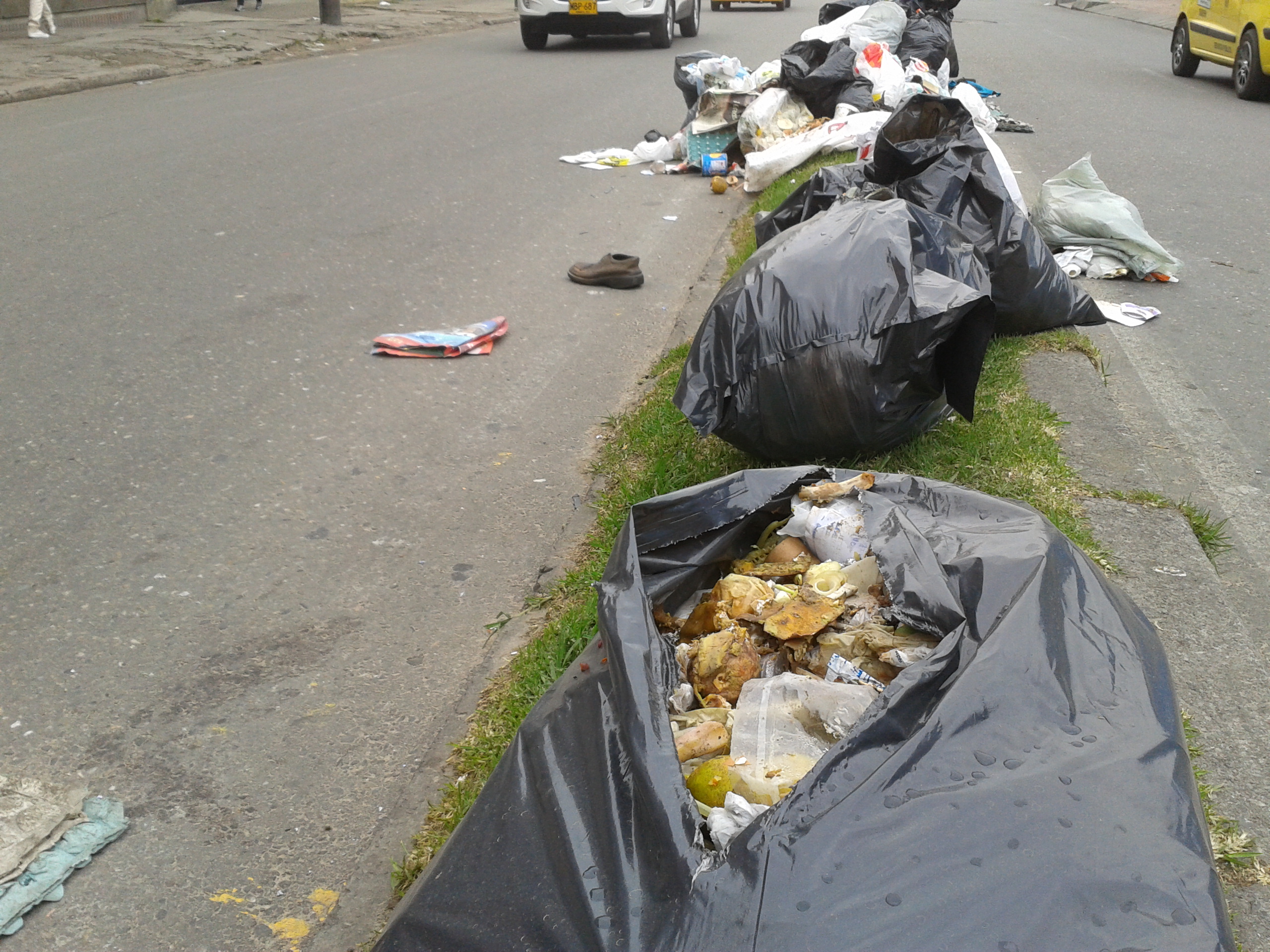 Algunas de la zonas donde aún no se recoge la basura. 