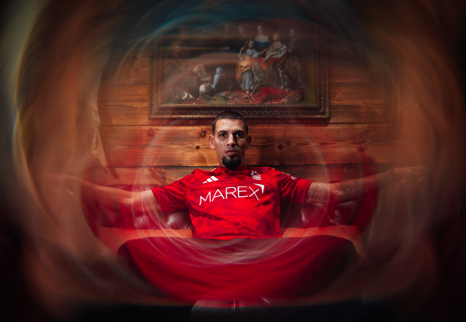 Daniel Muñoz ya es del Nottingham Forest: así presentó el club al colombiano