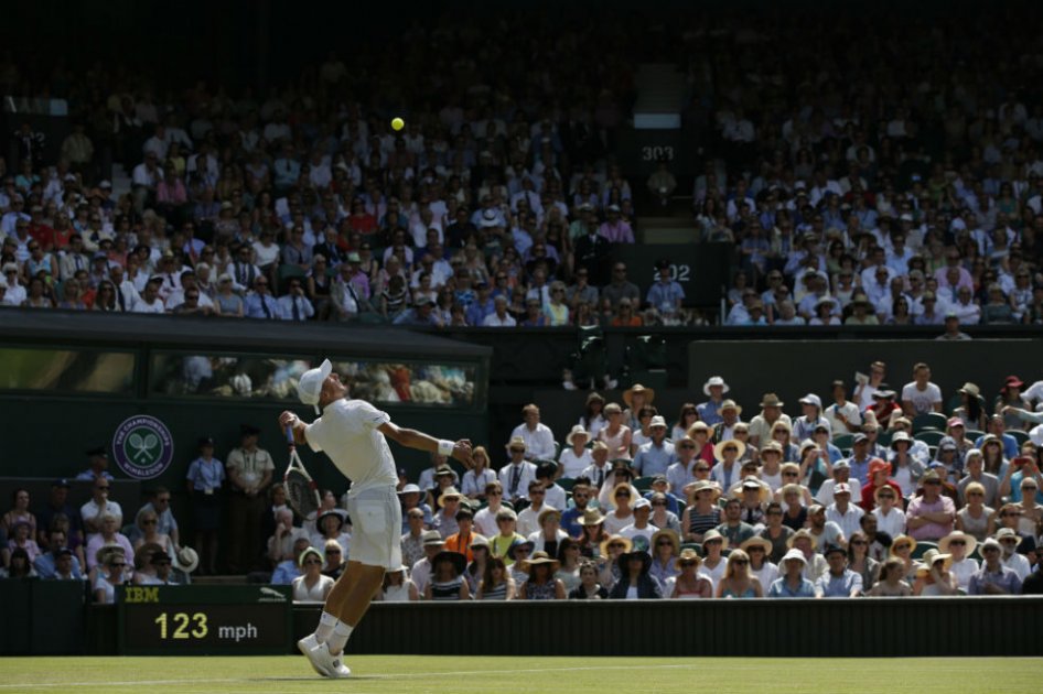 Cancha principal del All England Club, evacuada por amenaza de incendio. Foto: AFP