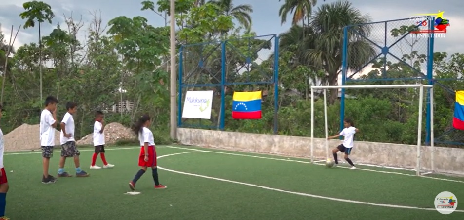 El programa deportivo con el que niños y niñas le huyen a la guerra