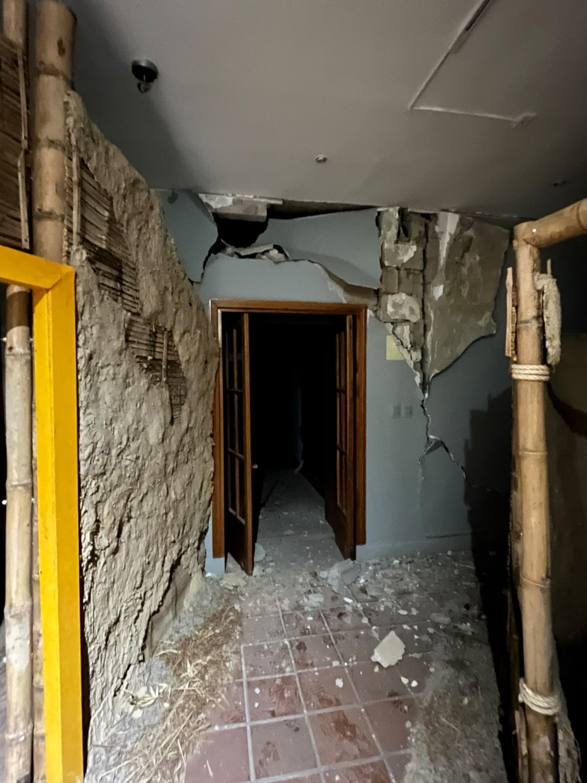 El Museo de Arte de Pereira tuvo que cerrar sus puertas tras el terremoto.