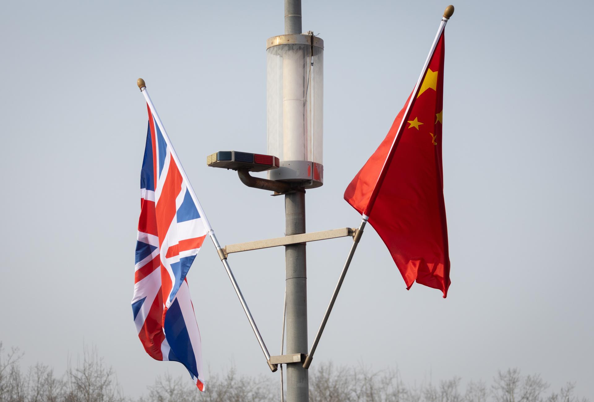 Los británicos podrán viajar a China sin visa y otros anuncios tras la reunión Xi-Starmer