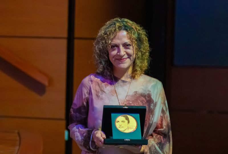 Jineth Bedoya recibió el Premio Nacional de Periodismo Silvia Galvis 2026 a la Trayectoria