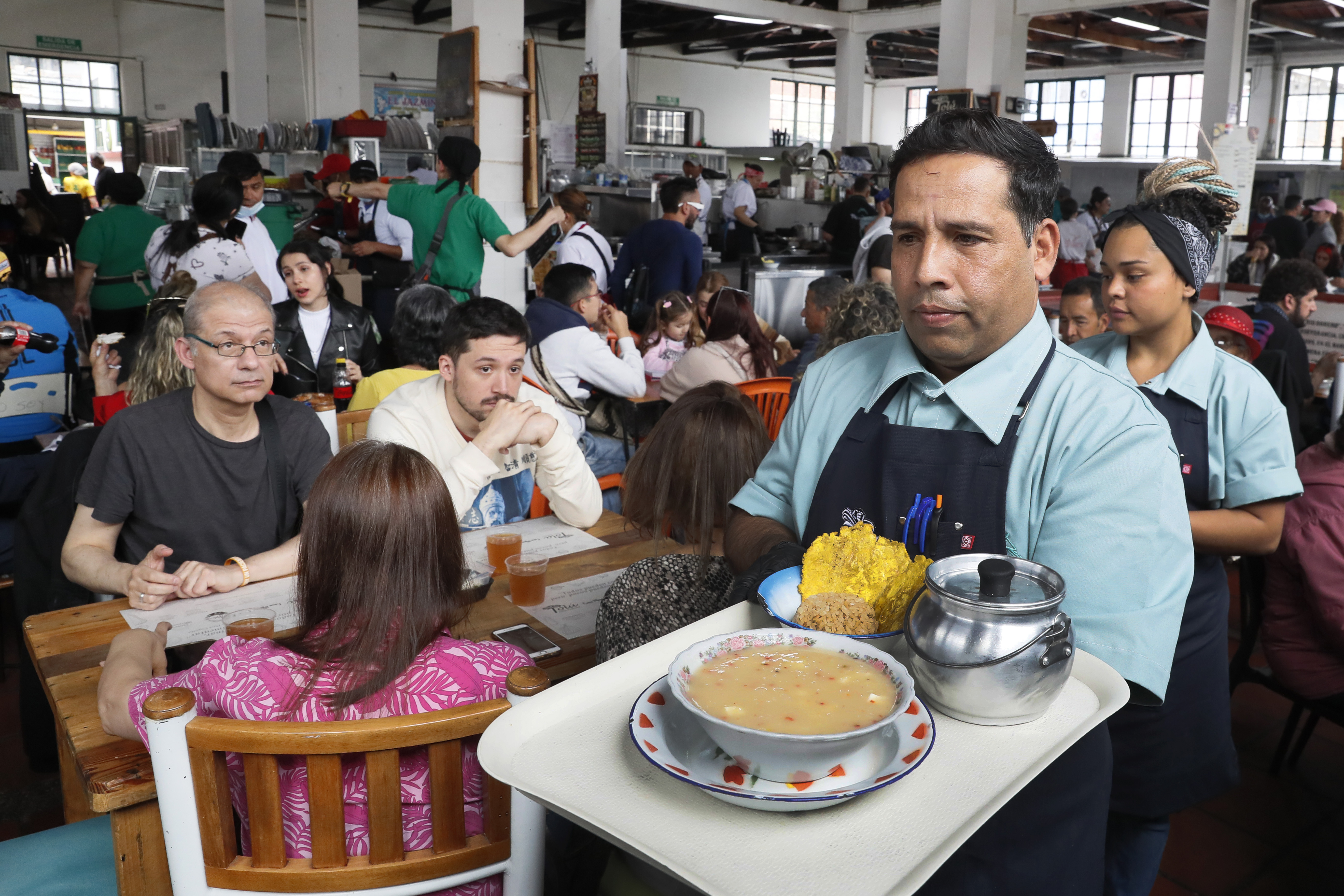 ¿La hora de almuerzo hace parte de la jornada laboral y qué puede y qué no hacer una empresa