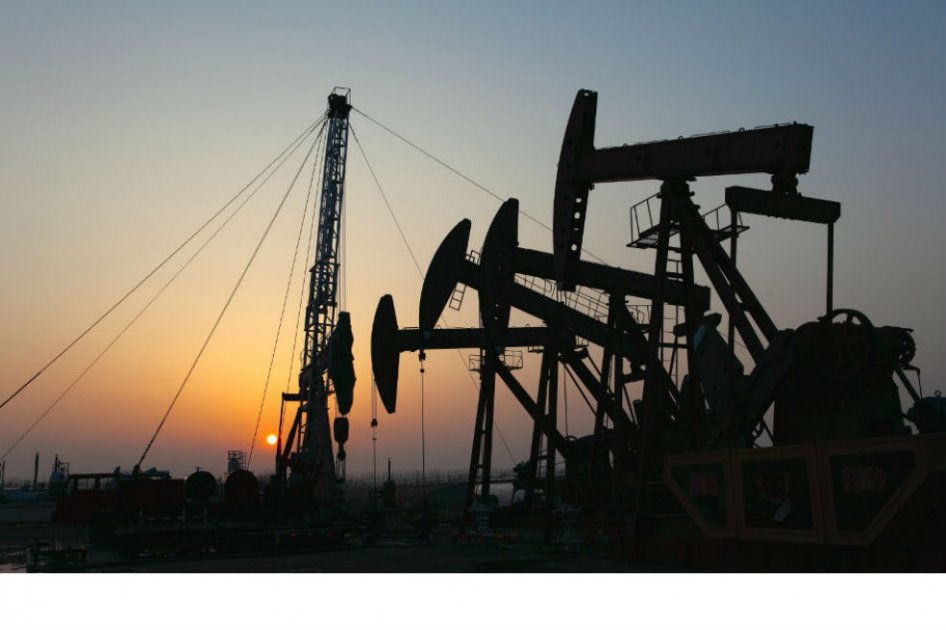 Caída de los precios del petróleo podría llevar a Libia a la bancarrota