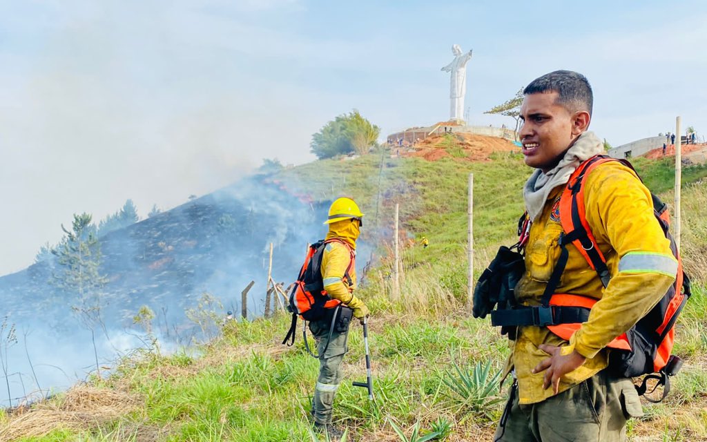Incendio vía a Cristo Rey, en Cali, afecto 20 hectáreas de bosque