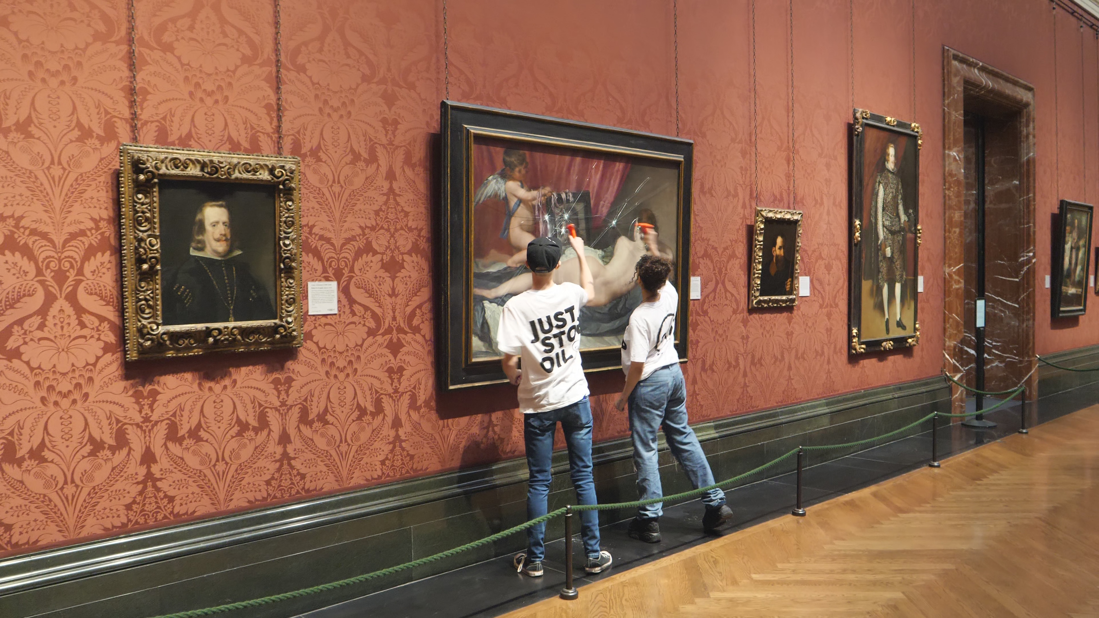 Dos ecologistas detenidos tras romper el cristal de una pintura de Velázquez