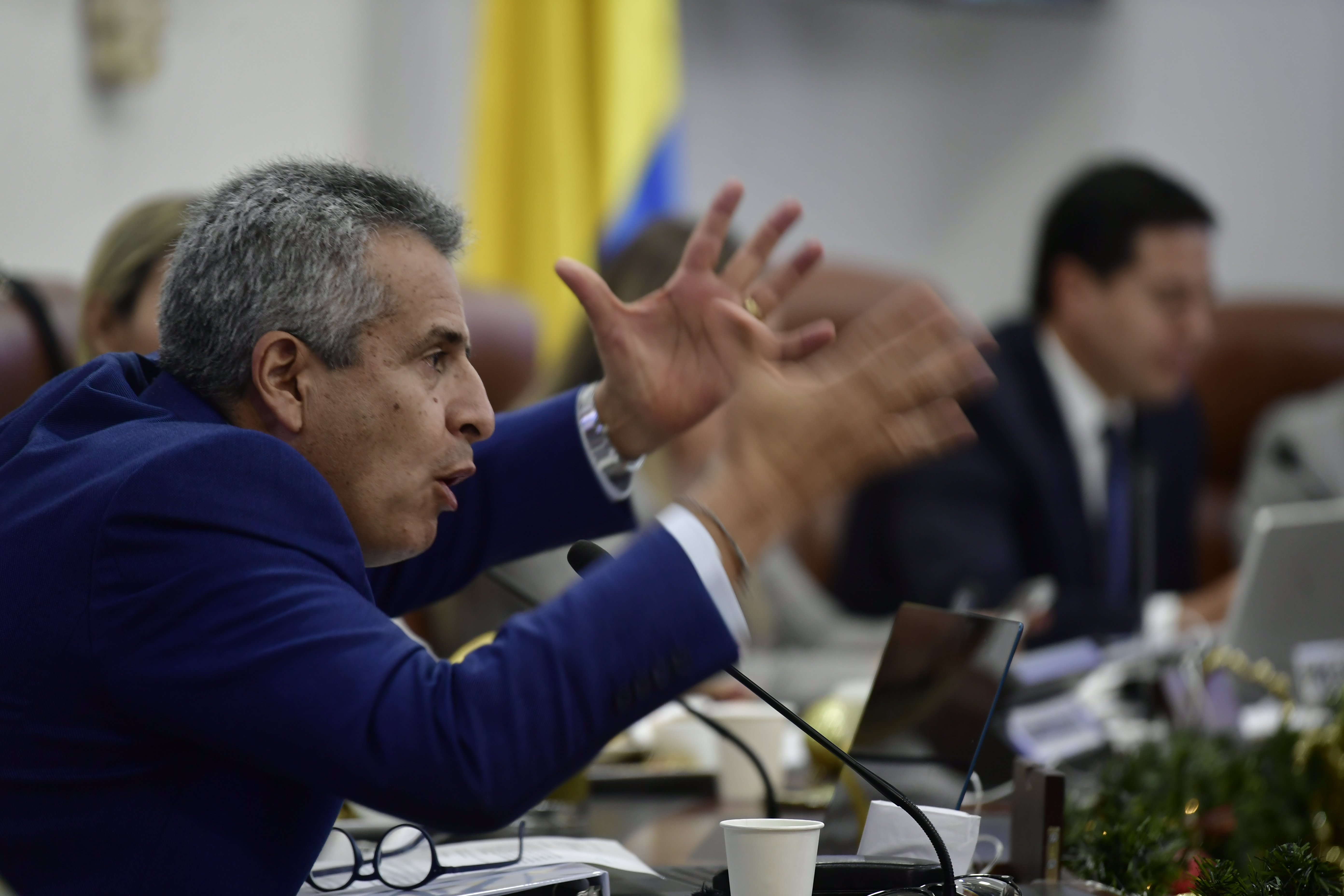 Mininterior Velasco pidió regularizar la marihuana para frenar violencia en el Cauca