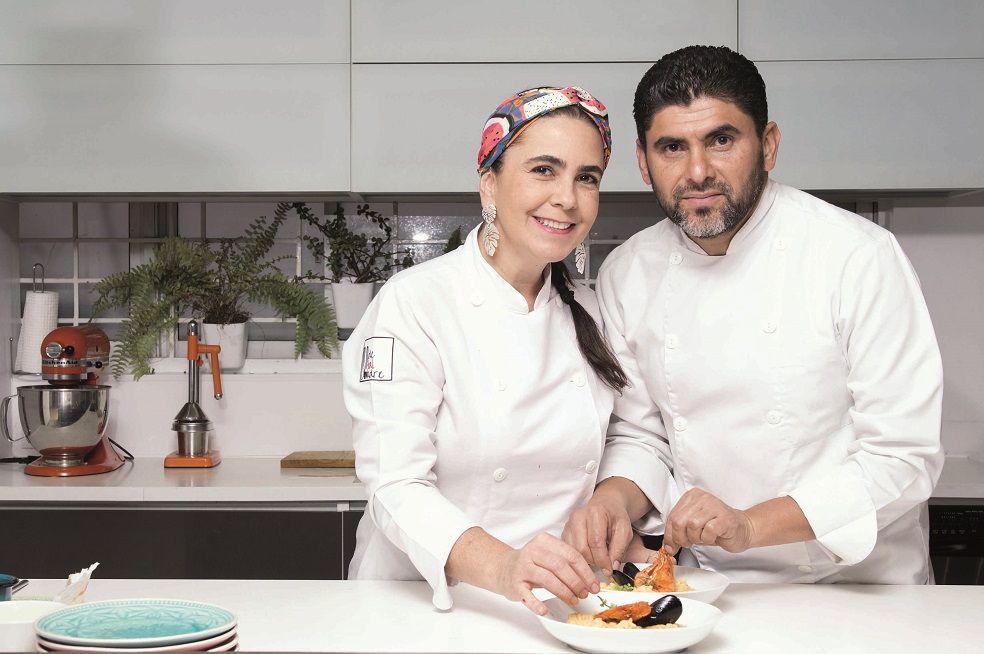 -El restaurante De Tal Madre se inspira en las mamásde los chefs y en sus habilidades en lacocina. Los platos evocan el pasado yrinden culto a quienes han dado amorcocinando. El menú es creado por ellos mismos y es inspirado en los sabores de la infancia.