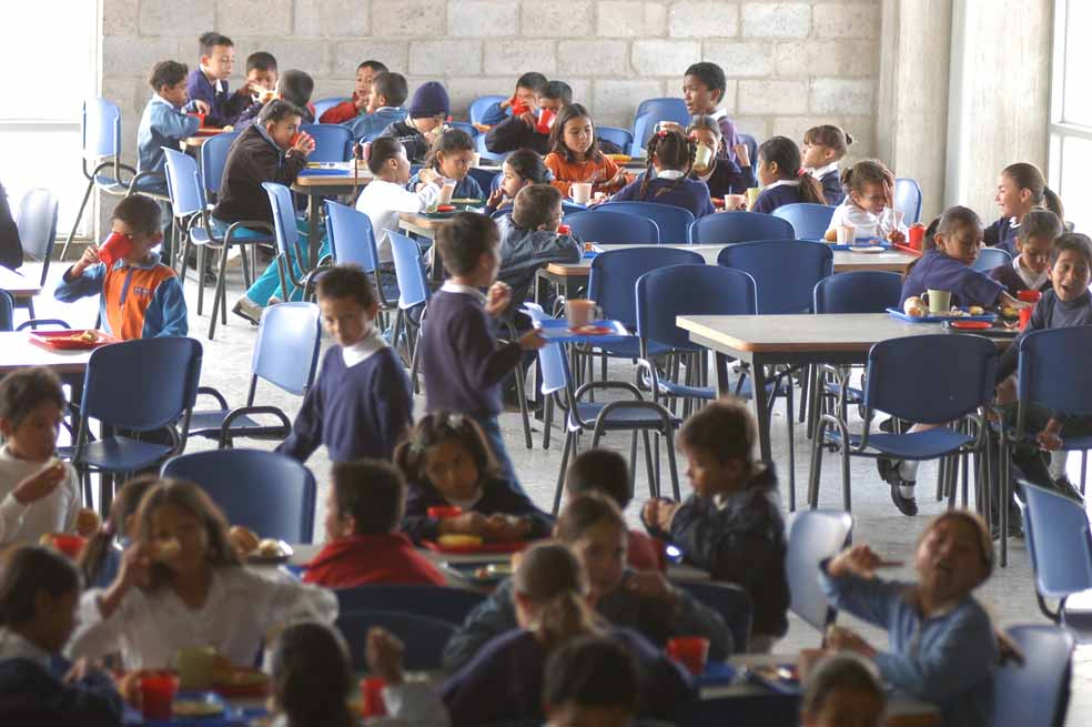 Indagan irregularidades en convenio que benefició con internet a 149 colegios del Meta