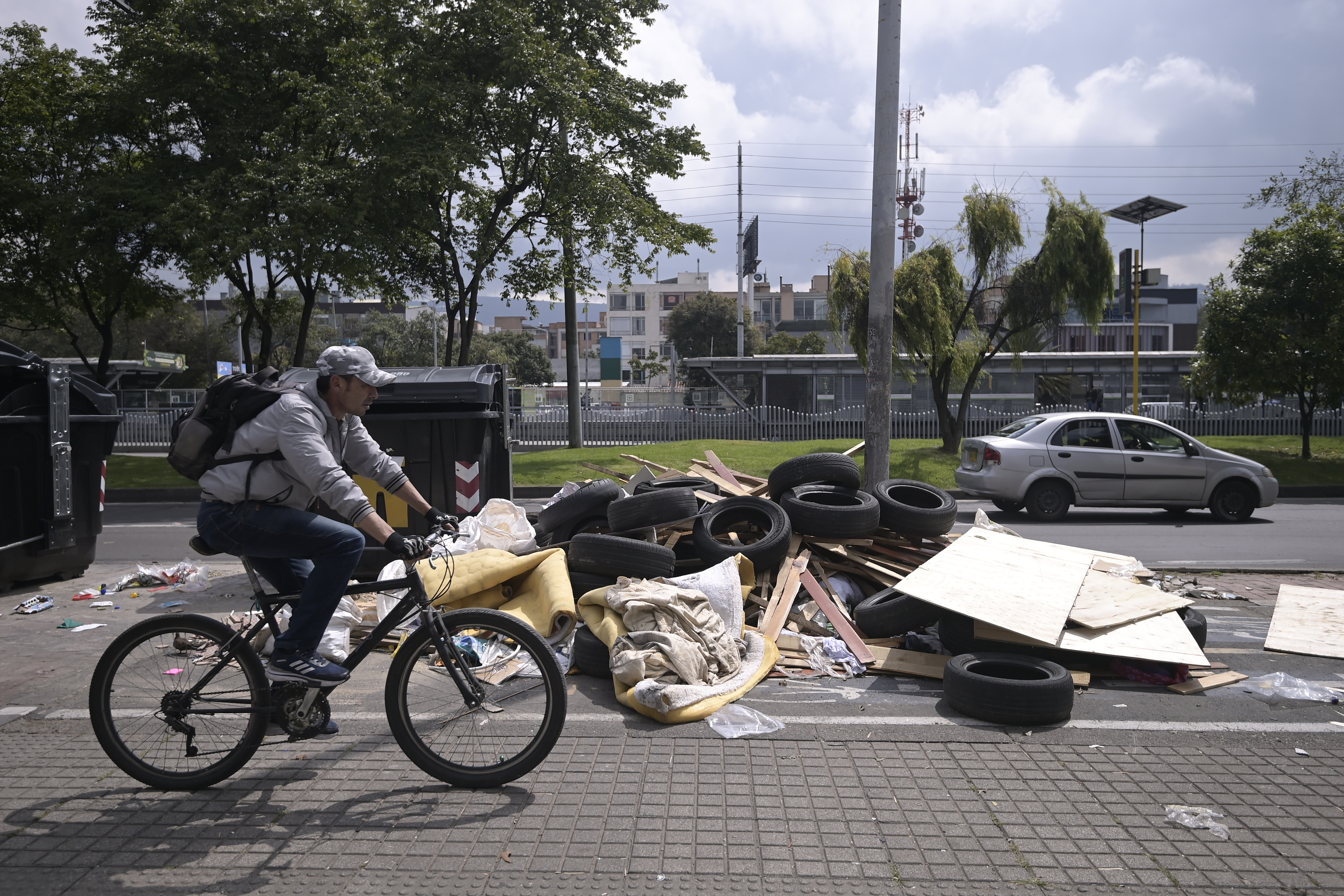 Bogotá refuerza el servicio de aseo para recoger hasta 1.000 toneladas diarias de residuos