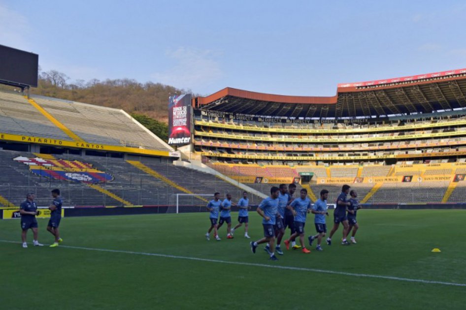 Uruguay llegó a Guayaquil para preparar duelo ante Ecuador