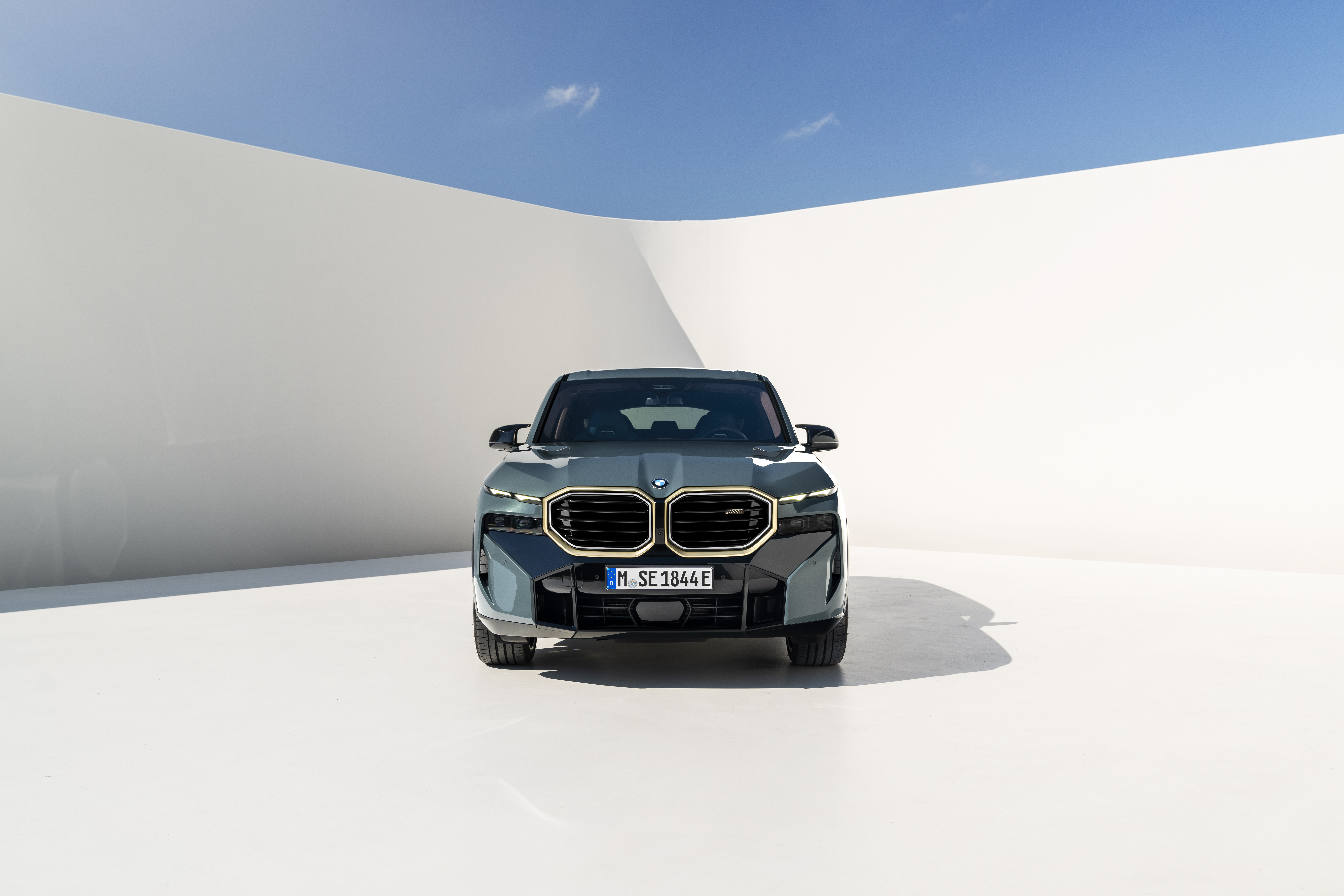 En total, el nuevo BMW XM entrega hasta 653 caballos de potencia y un torque máximo de 800 Nm.
