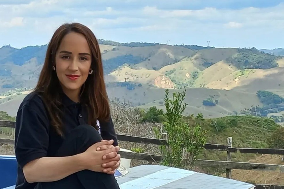 La periodista de Noticias Caracol, que contó que nunca había tenido novio, “lanzó al agua” a uno de sus compañeros y dejó a muchos sorprendidos. ¿De quién se trata?